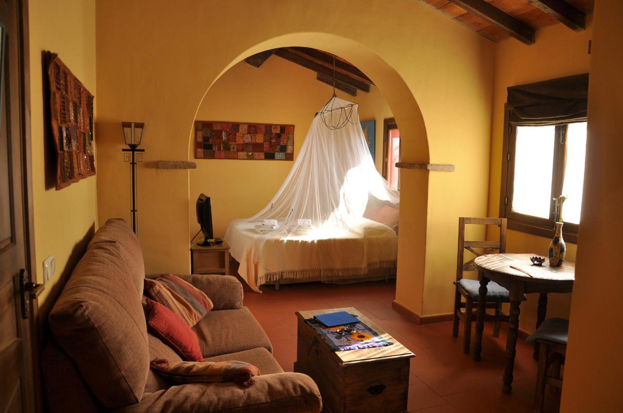 Termas Aqua Libera Guest House Aljucén Екстериор снимка