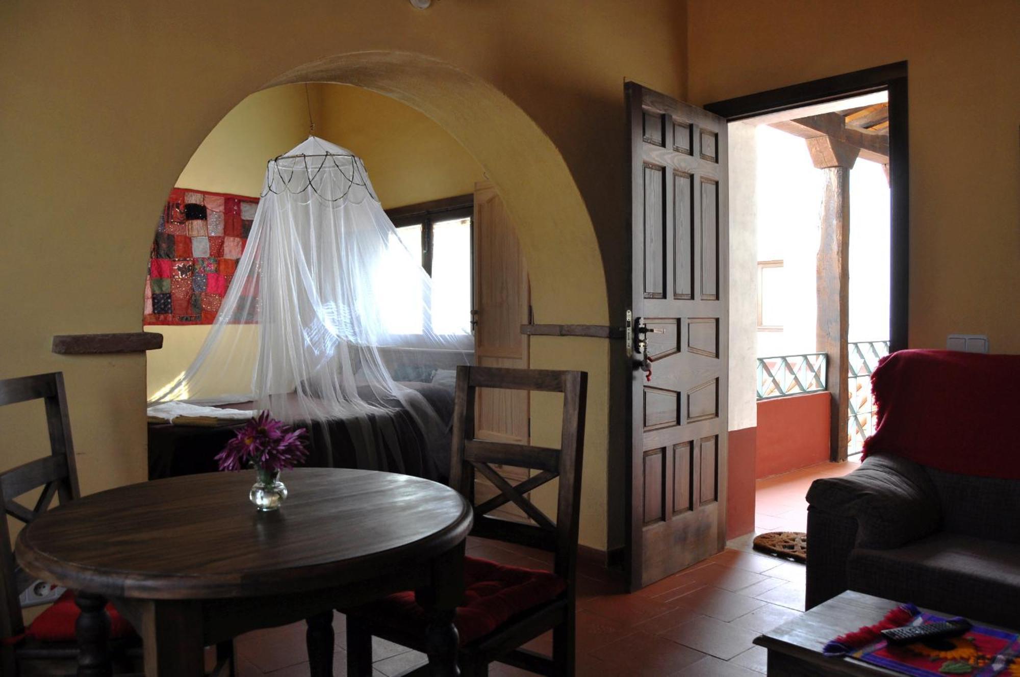 Termas Aqua Libera Guest House Aljucén Екстериор снимка