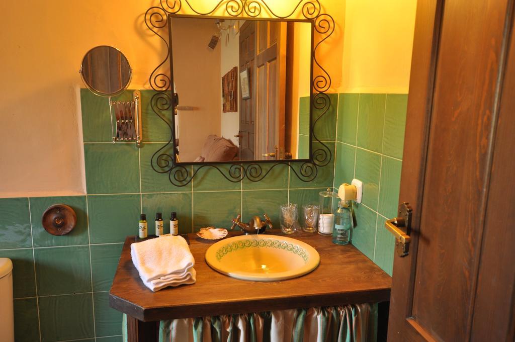 Termas Aqua Libera Guest House Aljucén Екстериор снимка