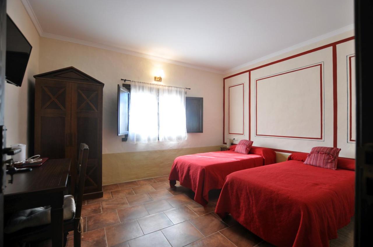 Termas Aqua Libera Guest House Aljucén Екстериор снимка