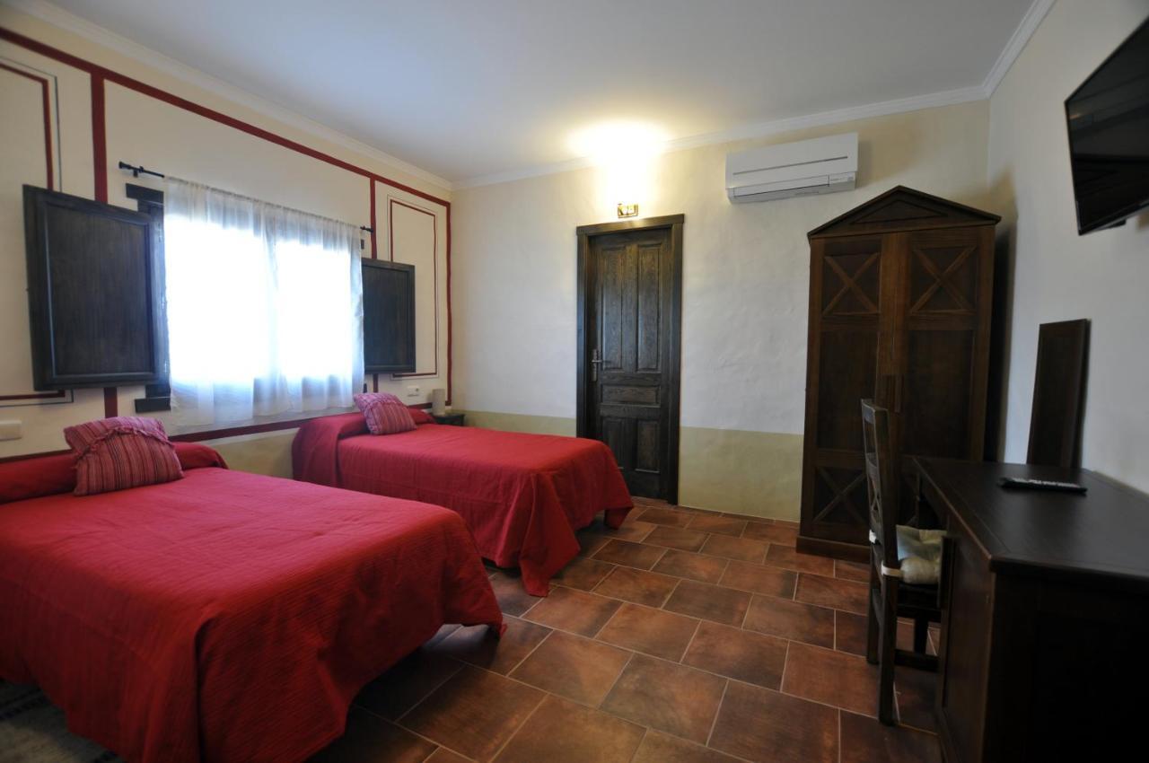 Termas Aqua Libera Guest House Aljucén Екстериор снимка