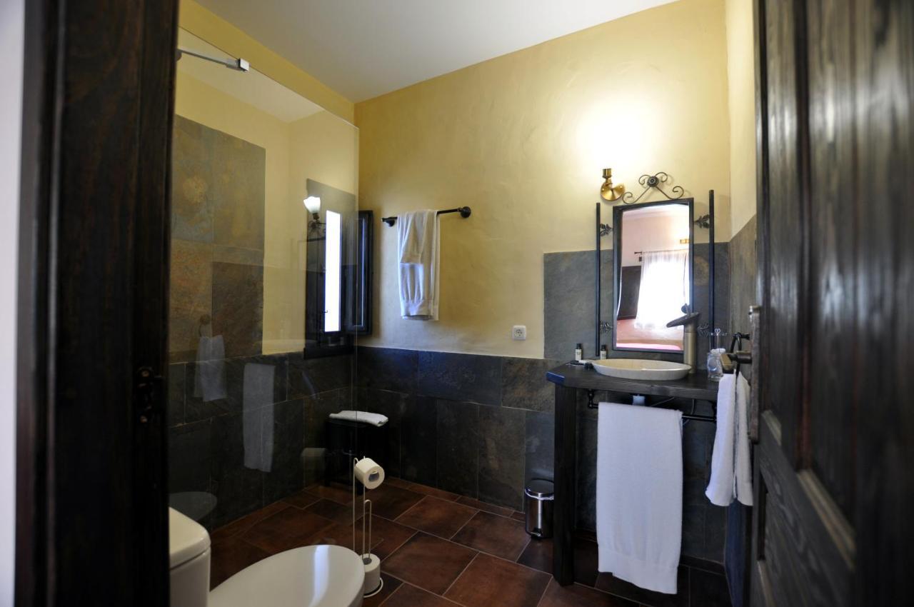 Termas Aqua Libera Guest House Aljucén Екстериор снимка