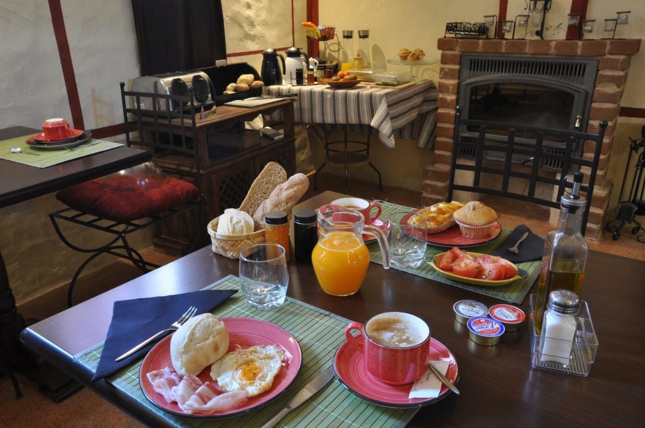 Termas Aqua Libera Guest House Aljucén Екстериор снимка